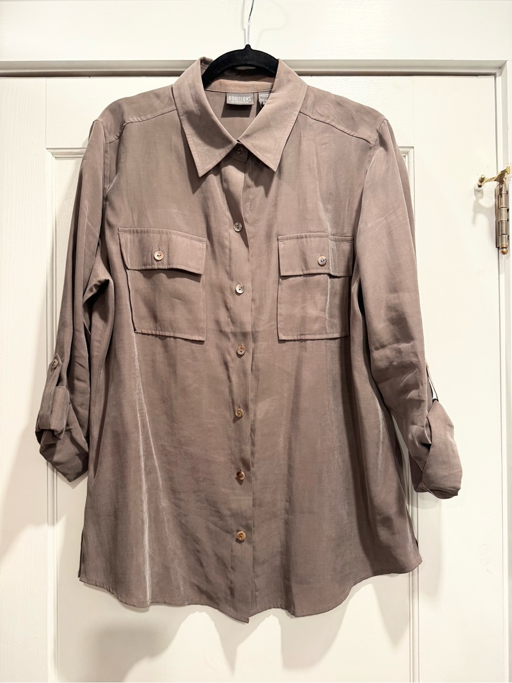 Chicos Taupe Button Down Roll Tab Utility Shirt Large Minimalist Fall Autumn